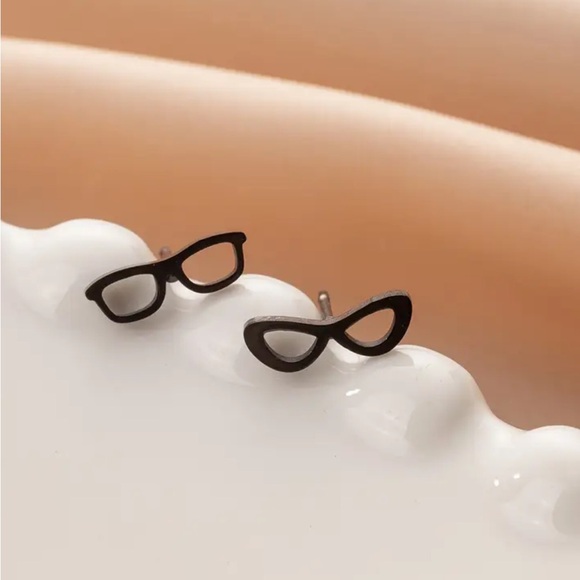 Whimsy_and_Rose Jewelry - Asymmetrical Black Glass Stud Earrings